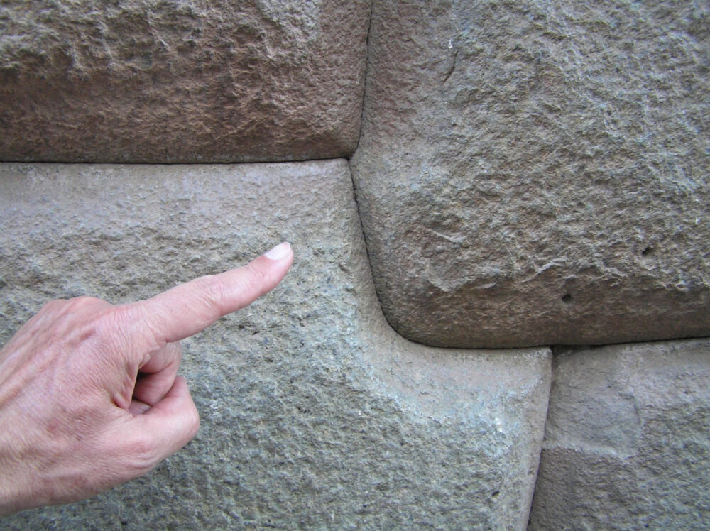 The Amazing And Ancient Inca Roca Polygonal Walls In Cusco - Hidden ...